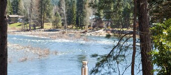 All Seasons River Inn