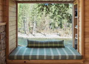Hemlock: 1 King Bed, Non Smoking, River View, Pet Friendly, Fireplace | View from room - All Seasons River Inn (Leavenworth)