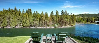 All Seasons River Inn