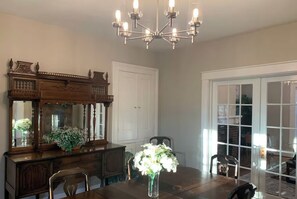 Dining - Spacious 5-bedroom farmhouse in charming Luray, Virginia (Luray)