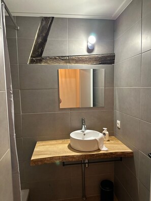 Towels - 12. Monumentale hoeve panoramisch uitzicht en terras (Voerendaal)