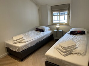 2 bedrooms, desk, free WiFi, bed sheets