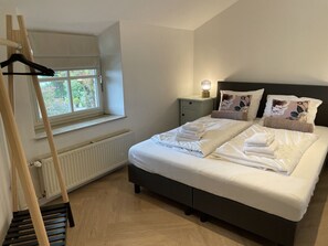 2 Schlafzimmer, Schreibtisch, kostenloses WLAN, Bettwäsche