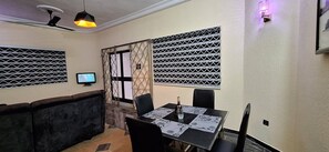 Gemeinsamer Schlafsaal, 1 Schlafzimmer, Raucher | Speisen