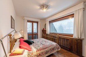 3 bedrooms, WiFi, bed sheets