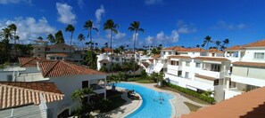 Pool - PREMIUM 2-bedroom PENTHOUSE B4 @ Los Corales Village (Punta Cana)