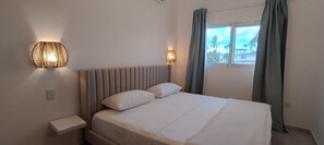 2 chambres, fer et planche à repasser, Wi-Fi, draps fournis