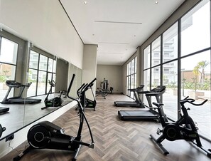 Fitness facility - Appartement de luxe au CFC avec grande terrasse (Casablanca)