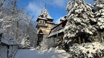 Fachada de la propiedad