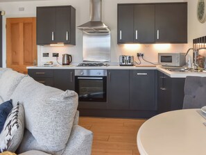 Dishwasher - 1 bedroom accommodation in Carnforth (Carnforth)