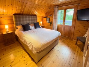 4 soverom, strykejern/-brett, wi-fi (inkludert) og sengetøy