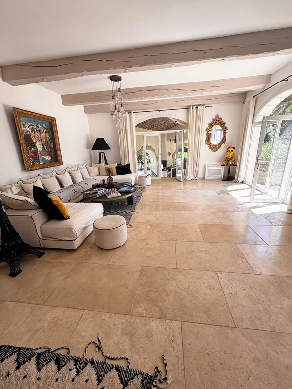 Interior - Villa grand standing à 5 mn de St Paul de Vence et 15 mn de la mer (La Colle-sur-Loup)