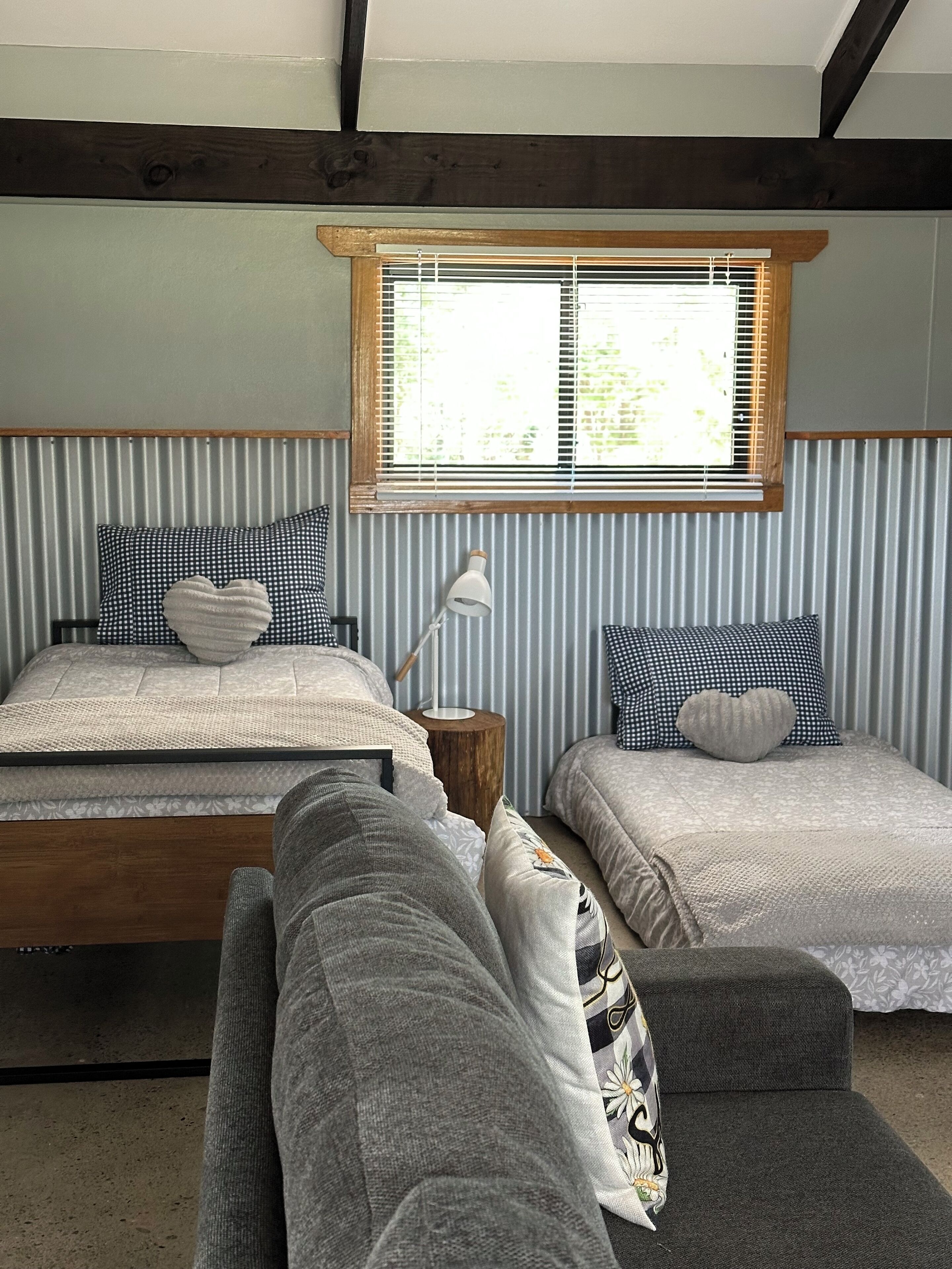 1 habitación, tabla de planchar con plancha, wifi gratis y ropa de cama 