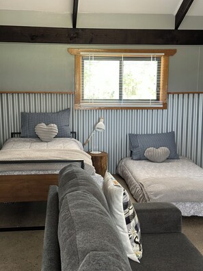 1 soverom, strykejern/-brett, wi-fi (inkludert) og sengetøy