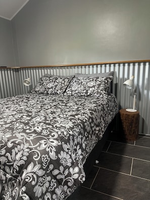 1 chambre, fer et planche à repasser, Wi-Fi gratuit, draps fournis