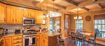 Snow Owl Chalet - Dover,  4-Bd 3-Bth - 10 Min. - Mt Snow! Saltwater Hot Tub!