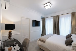 1 chambre, coffres-forts dans les chambres, fer et planche à repasser