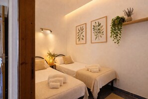 2 camere, una scrivania, ferro/asse da stiro, Wi-Fi gratuito