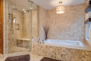 Casa (Multiple Bedrooms) | Parte interna
