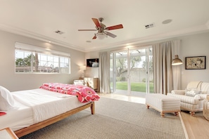 4 bedrooms, iron/ironing board, free WiFi, bed sheets