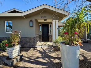 Exterior detail - Spacious Arcadia Bright and Cheery House (Phoenix)