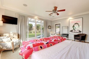 4 bedrooms, iron/ironing board, free WiFi, bed sheets