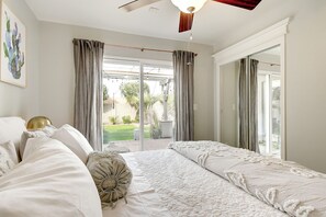 4 bedrooms, iron/ironing board, free WiFi, bed sheets - Spacious Arcadia Bright and Cheery House (Phoenix)