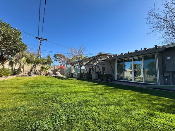 Property grounds - Arcadia Bright and Cheery House (Phoenix)
