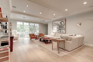 Smart TV, fireplace, ping pong - Spacious Arcadia Bright and Cheery House (Phoenix)