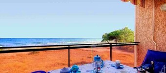 "SHOCK PRICE" with breathtaking sea views and direct beach access