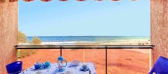 "SHOCK PRICE" with breathtaking sea views and direct beach access