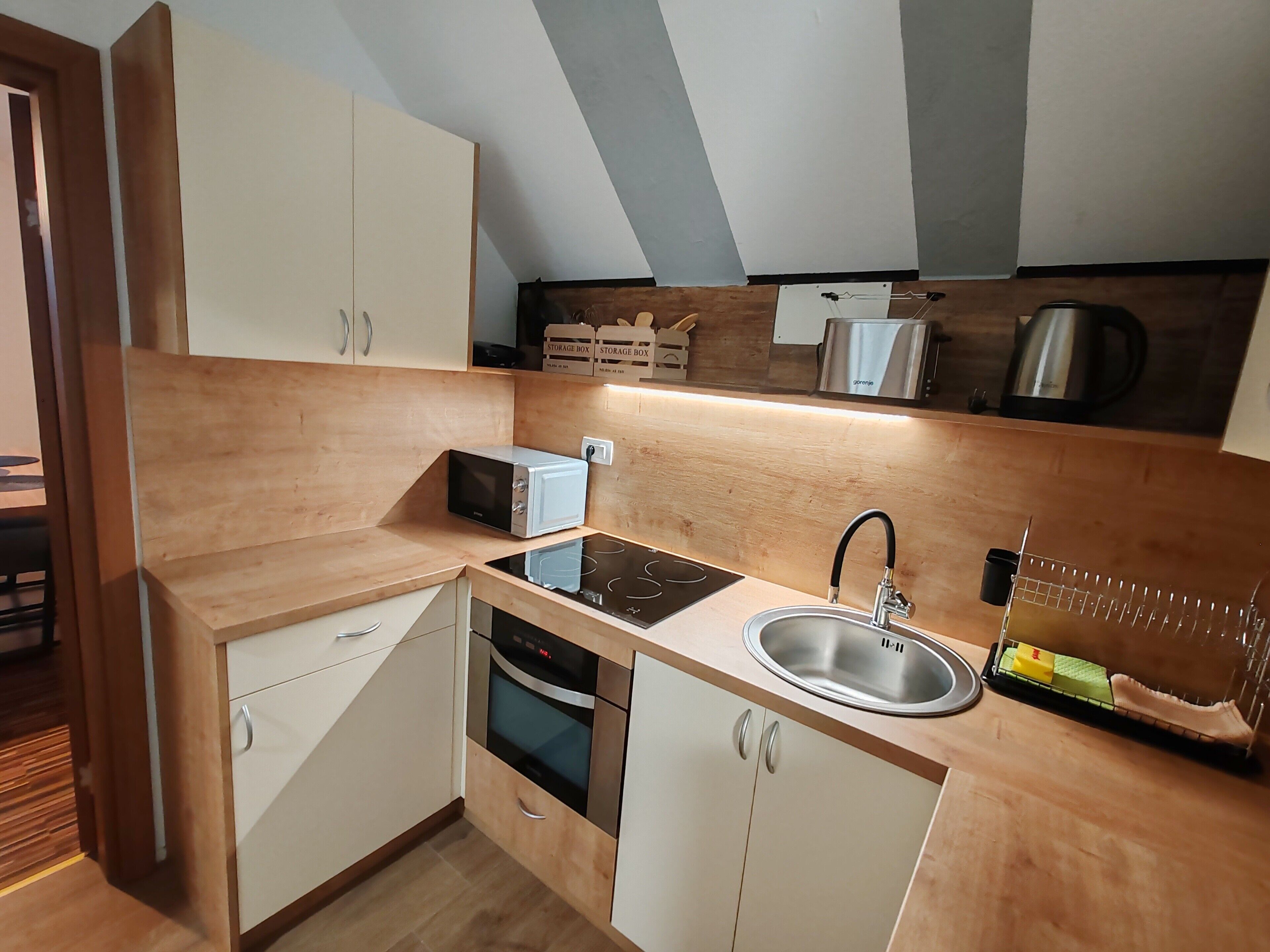 Refrigerador, microondas, horno, placa de cocina