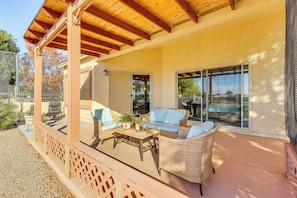 Terrace/patio - Mesa Golf Course Home Near Spring Training & River (Mesa)