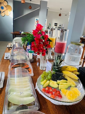 Desayuno bufé gratuito y diario