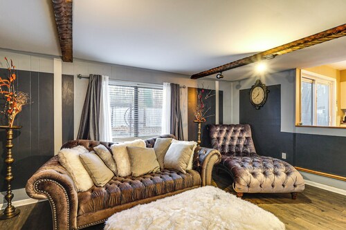 3 Mi to Dover Motor Speedway: Pet-Friendly Retreat