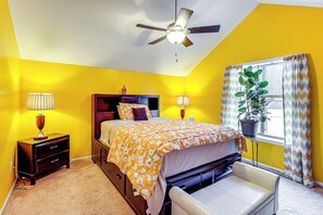 3 habitaciones, escritorio, tabla de planchar con plancha y internet 