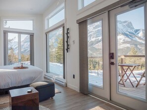 SkyBox Cabin - Skyridge Glamping (Kananaskis Village)
