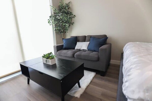 Iron/ironing board, WiFi