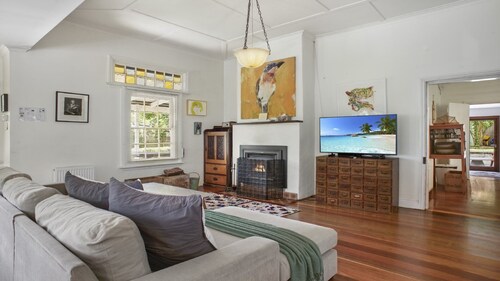 Quinees Charming Mountain Cottage