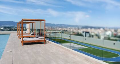 Luxury Apartment - Rooftop Pool in Zone 10 High Rise