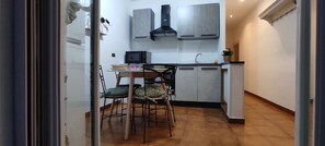 Dining - Auror House (Roma)