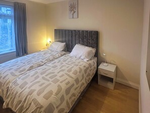 3 bedrooms, free WiFi, bed sheets