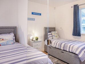 2 bedrooms, free WiFi, bed sheets - 2 bedroom accommodation in Beadnell (Beadnell)