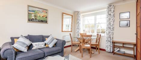 Una televisión, un reproductor de DVD