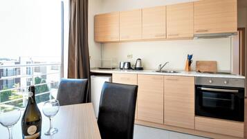 Apartment, 1 Bedroom, Balcony | Interior