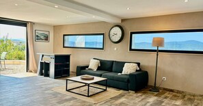 Smart TV - L'Orée Cévenole : SPA & Panorama d'Exception (Saint-Julien-les-Rosiers)