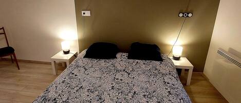 1 bedroom, iron/ironing board, WiFi, bed sheets