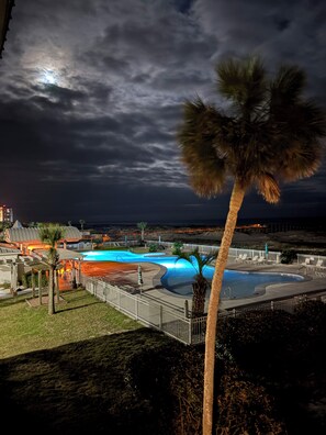Piscina coperta, piscina all'aperto