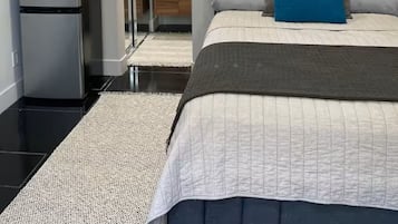 1 chambre, bureau, fer et planche à repasser, Wi-Fi gratuit