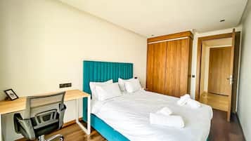 1 habitación, tabla de planchar con plancha y wifi